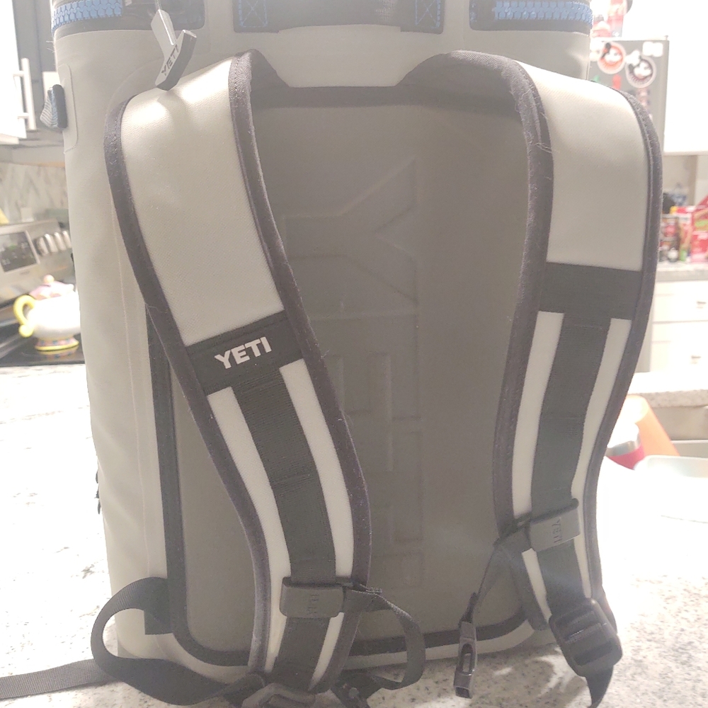 Yeti Backflip - Picture 2 of 2